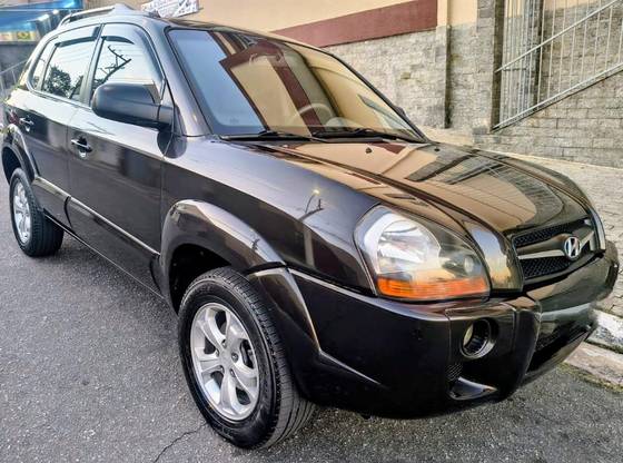 HYUNDAI TUCSON 2.0 GL 2WD 16V GASOLINA 4P MANUAL HYUNDAI TUCSON 2.0 GL 2WD 16V GASOLINA 4P MANUAL